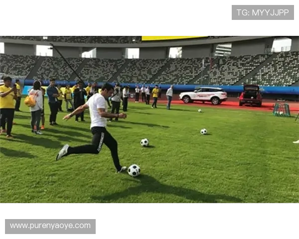 全球足球盛宴：各大联赛风云变幻，超级球星挑战巅峰荣耀