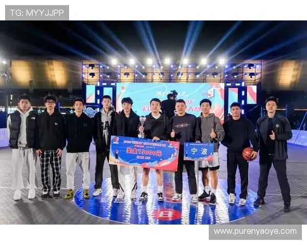 篮球热潮燃动青春赛场点燃团队梦想与荣耀征程